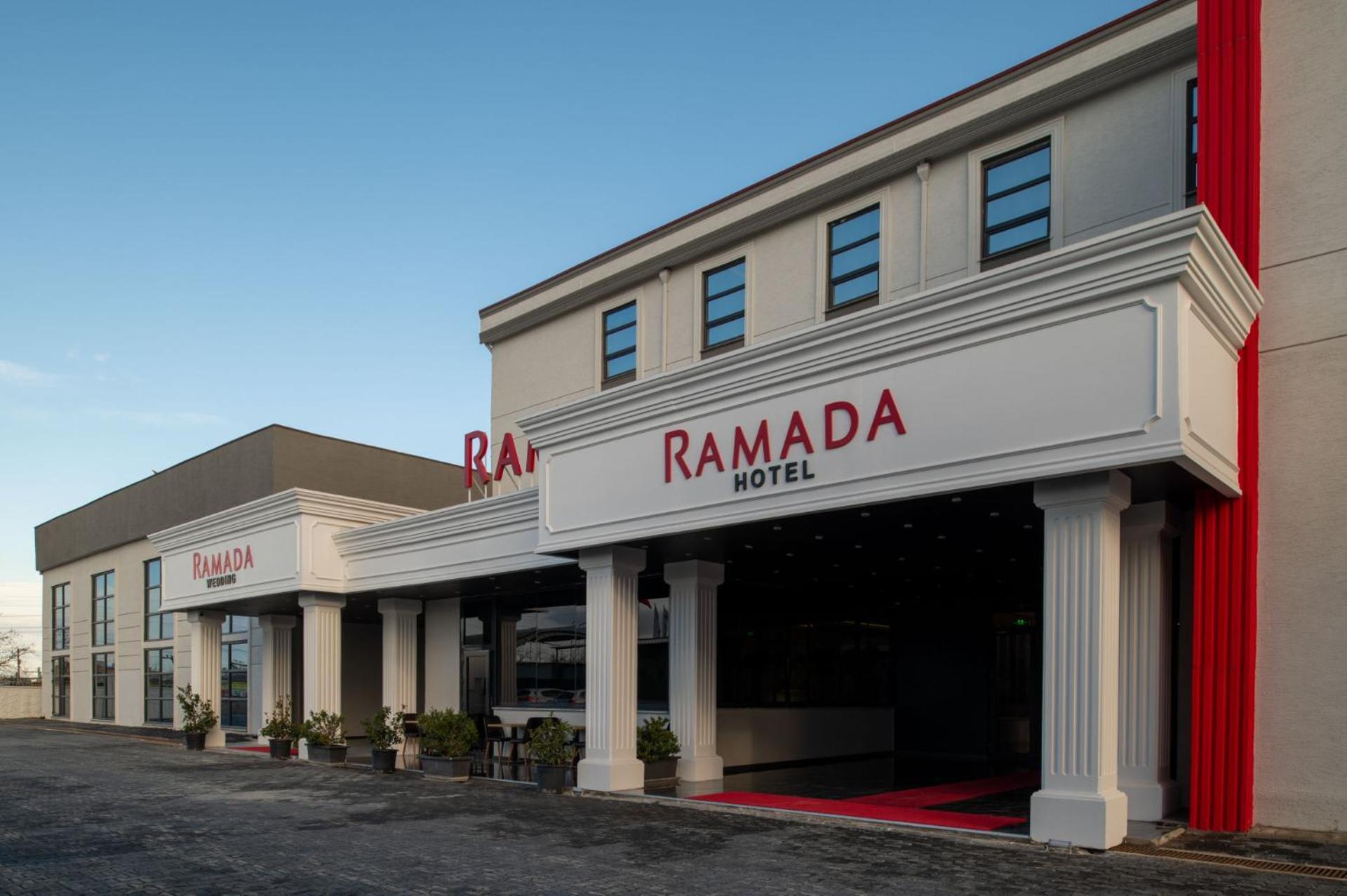Hotel Ramada By Wyndham Karacabey à Bursa Extérieur photo